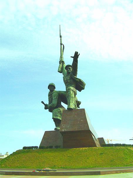 Монумент «Памятник Солдату и Матросу» в Севастополе