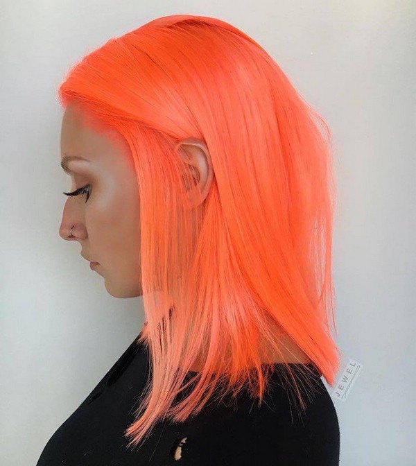 Неоновые персиковые волосы