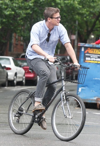 Джош Хартнетт на велосипеде