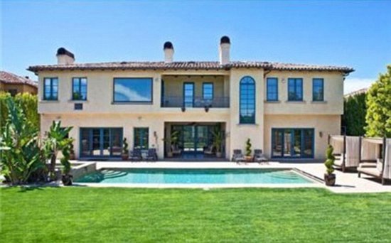 Аврил Лавин и Дерик Вибли продают поместье Bel Air за 9,5 миллионов долларов