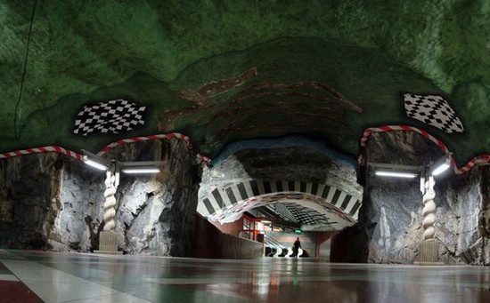 Стокгольмское метро: искусство повсюду