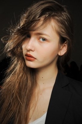 Стильные небрежные прически