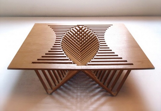 Компактный стол Rising Table