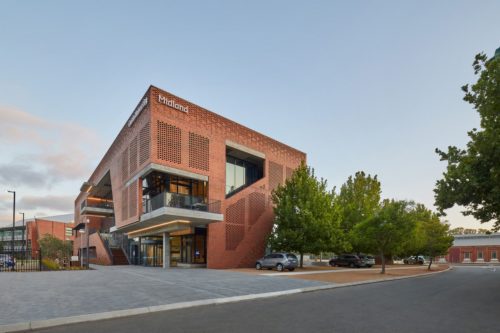 Curtin University Midland Campus / Lyons Architects + Silver Thomas Hanley