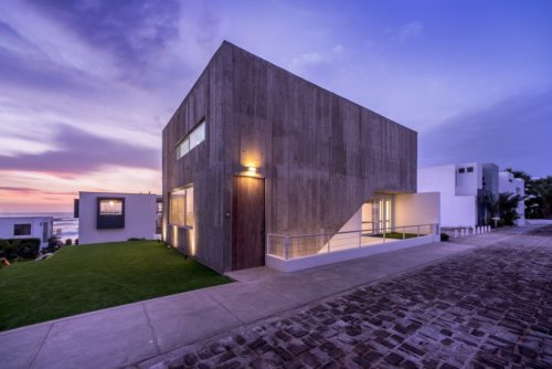 Casa Playa Escondida / SOMA Lima