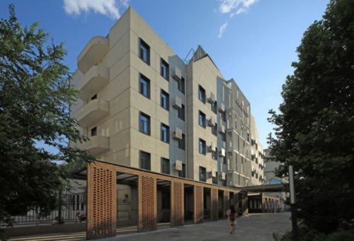 Facade Reconstruction for the Hospital Affiliated with BJUT. United Design U10 Atelier. 2016