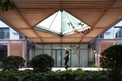 Facade Reconstruction for the Hospital Affiliated with BJUT. United Design U10 Atelier. 2016