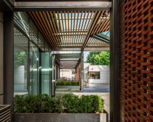Facade Reconstruction for the Hospital Affiliated with BJUT. United Design U10 Atelier. 2016