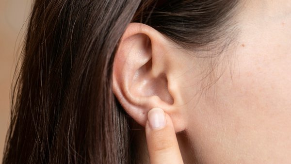 9 проблем со здоровьем, на которые могут указывать уши