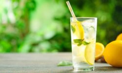 Сколько стаканов воды с лимоном нужно выпивать в день