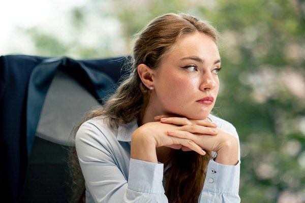 Почему я постоянно зависаю и ухожу в себя: причины и способы вернуться
